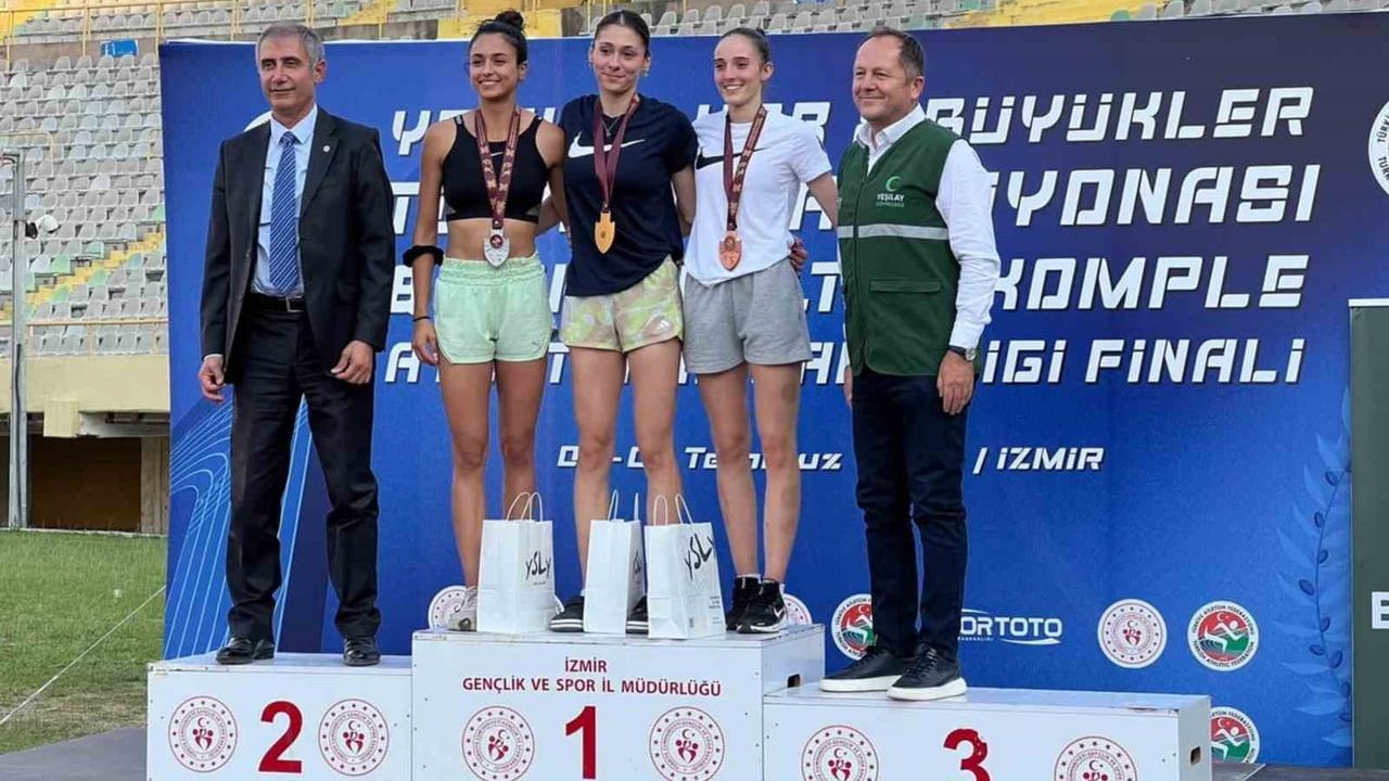 Eskişehirli atletler İzmir’den kürsüyle döndü