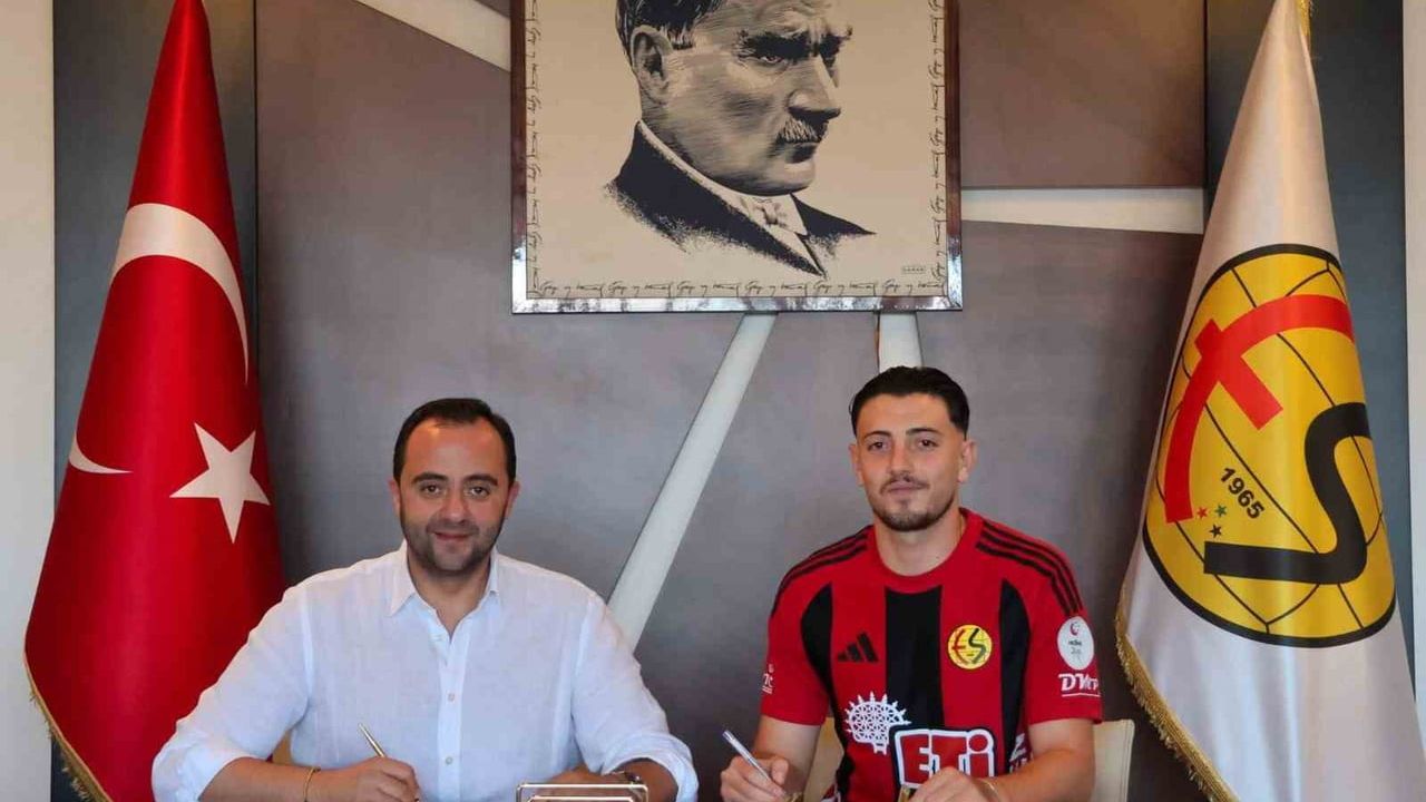 Eskişehirspor’da çifte imza: Ahmet Lütfi Kara ve Arda Okumuş ile anlaşma sağlandı