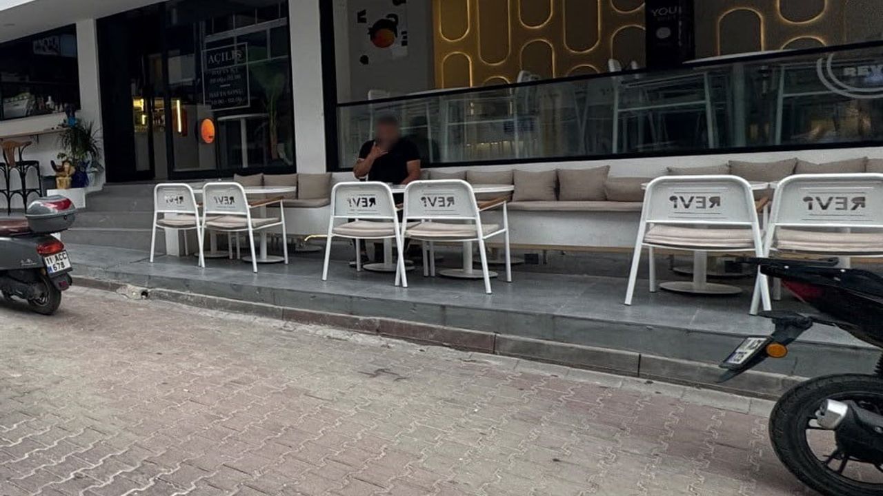 Esnaf Yunusemre Sokağı'nın trafiğe kapatılmasını talep etti