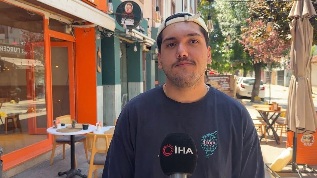 Esnafın astığı ampulü söküp götüren gençlerin anları kayda geçti