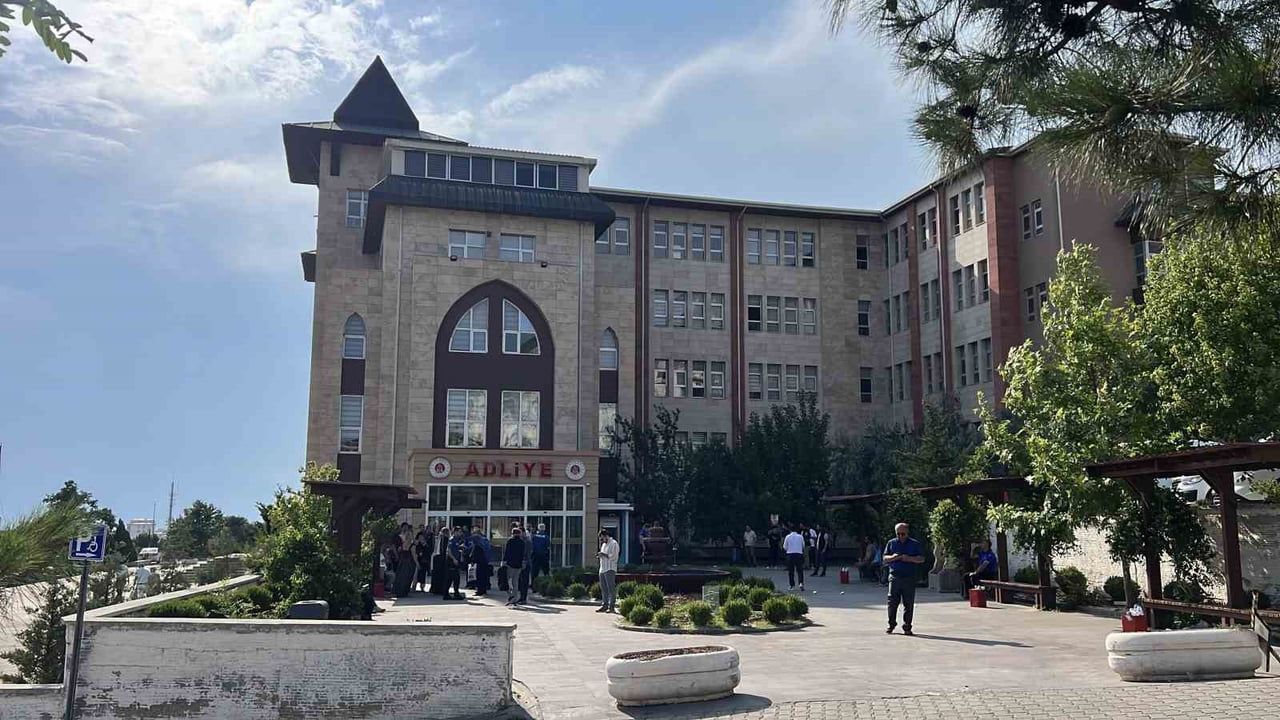 Ezgi Apartmanı davasında avukat Şen: bilirkişi raporlarını dikkate almayacaksak niye istedik