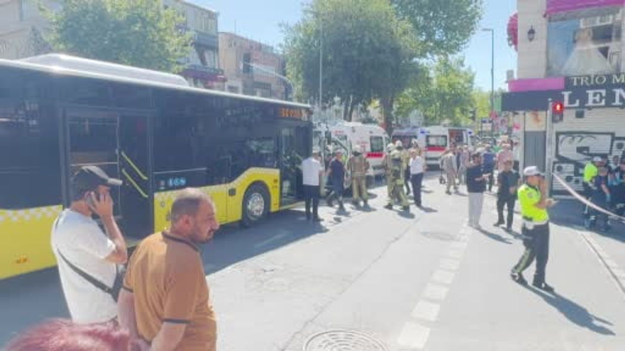 Fatih’te İETT otobüsü ile ambulans çarpıştı: 5 yaralı