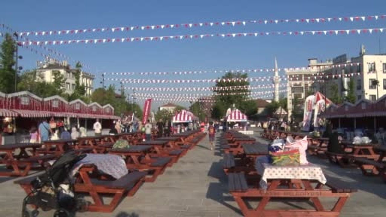 Fatih’te 'Mutlu Çocuk Şenliği'ne yoğun ilgi