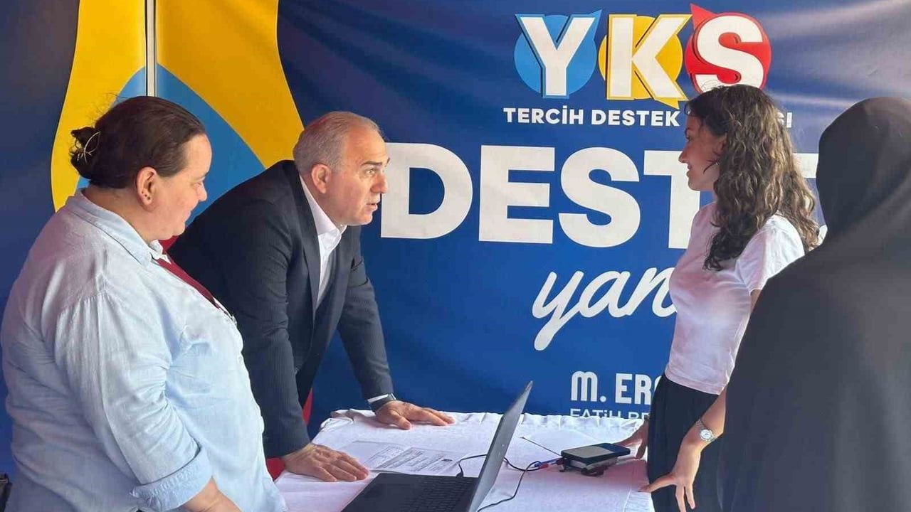 Fatih'te tercihe rehberlik: gençlere ücretsiz YKS danışmanlığı