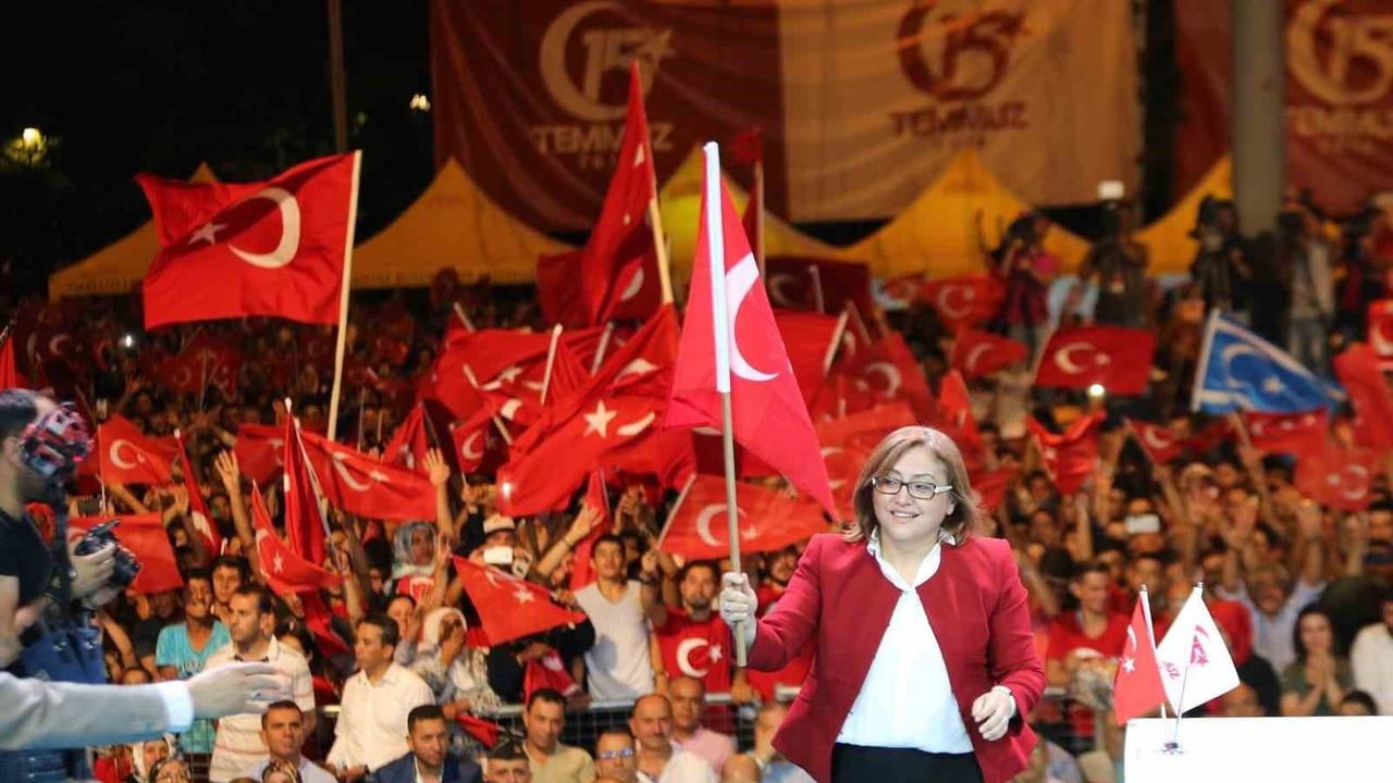 Fatma Şahin: 15 temmuz millet iradesinin destanıdır
