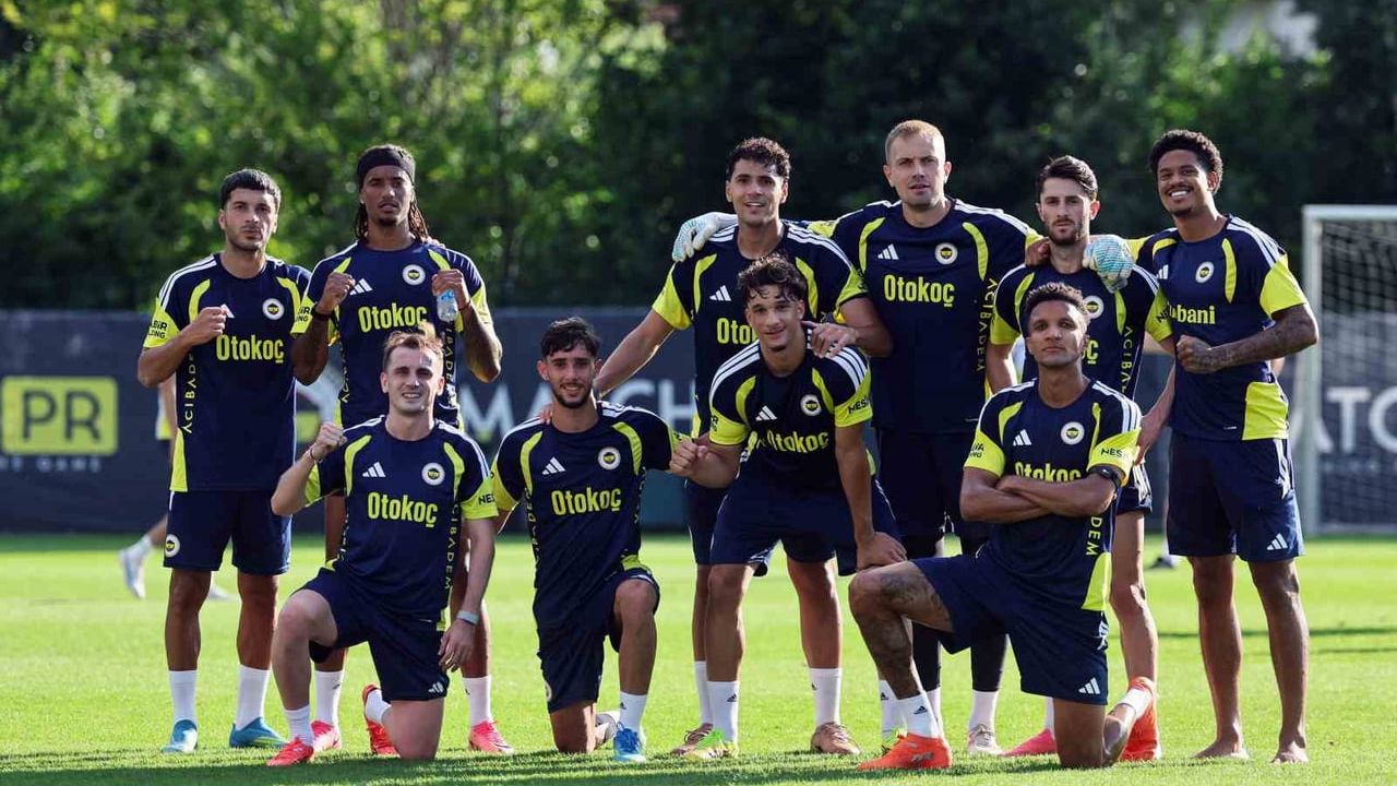 Fenerbahçe Avusturya kampında akşam idmanı yaptı