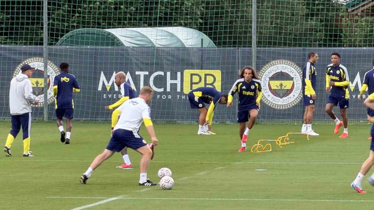 Fenerbahçe Avusturya kampında günü çift antrenmanla tamamladı