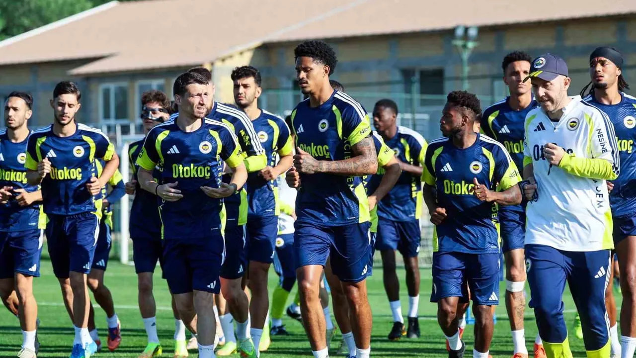 Fenerbahçe’de kadro Avusturya kampında şekillenecek