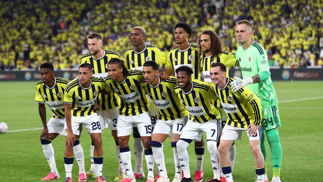 Fenerbahçe İsmail Kartal'ın 4. dönemindeki ilk resmi maçına çıktı