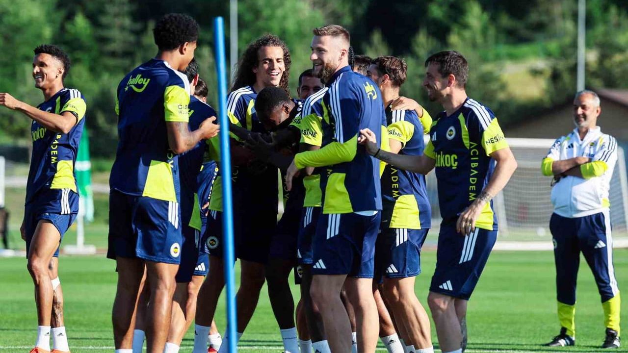 Fenerbahçe Topuk Yaylası Tesisleri'nde salonda ve sahada çalıştı