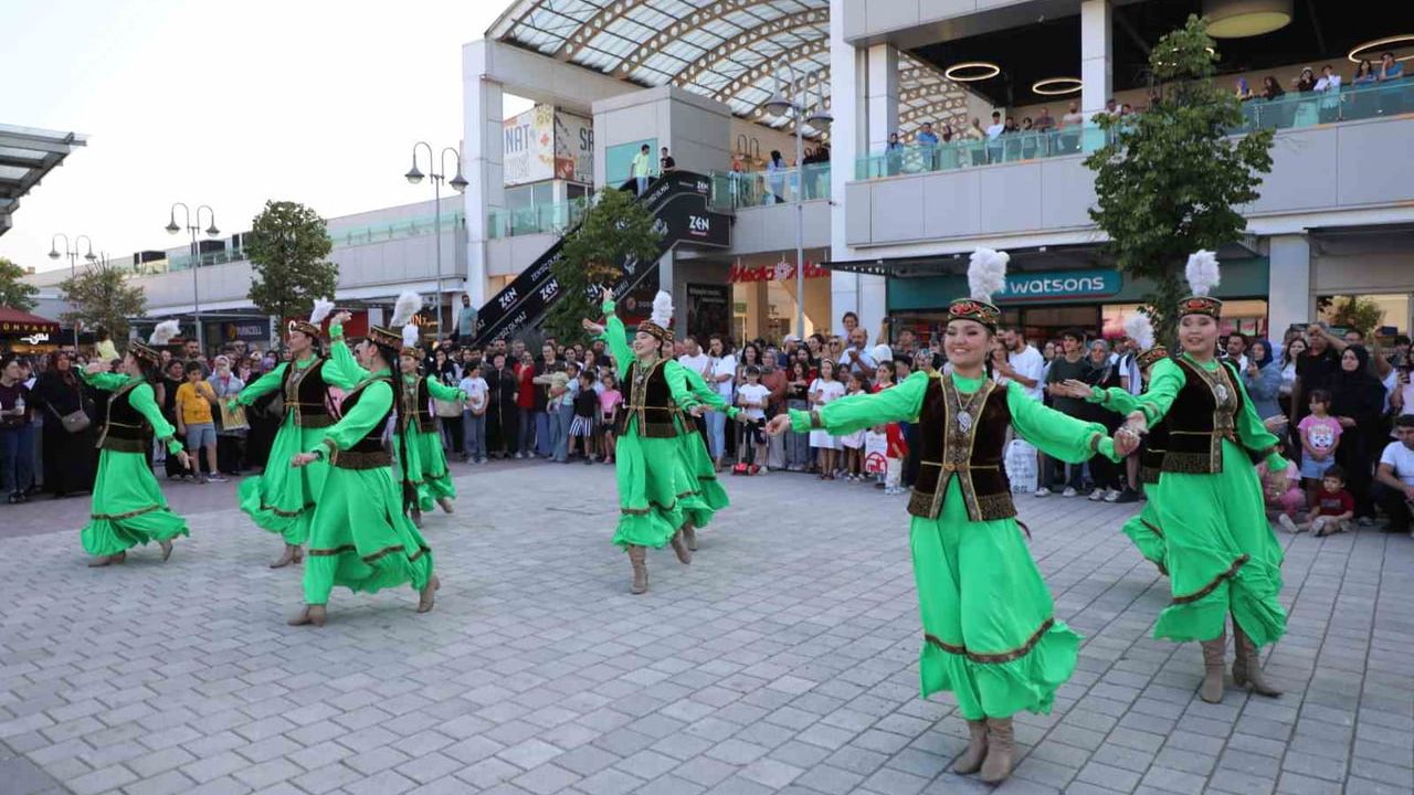 Festival coşkusu İnegöl'ün dört bir yanına yayıldı