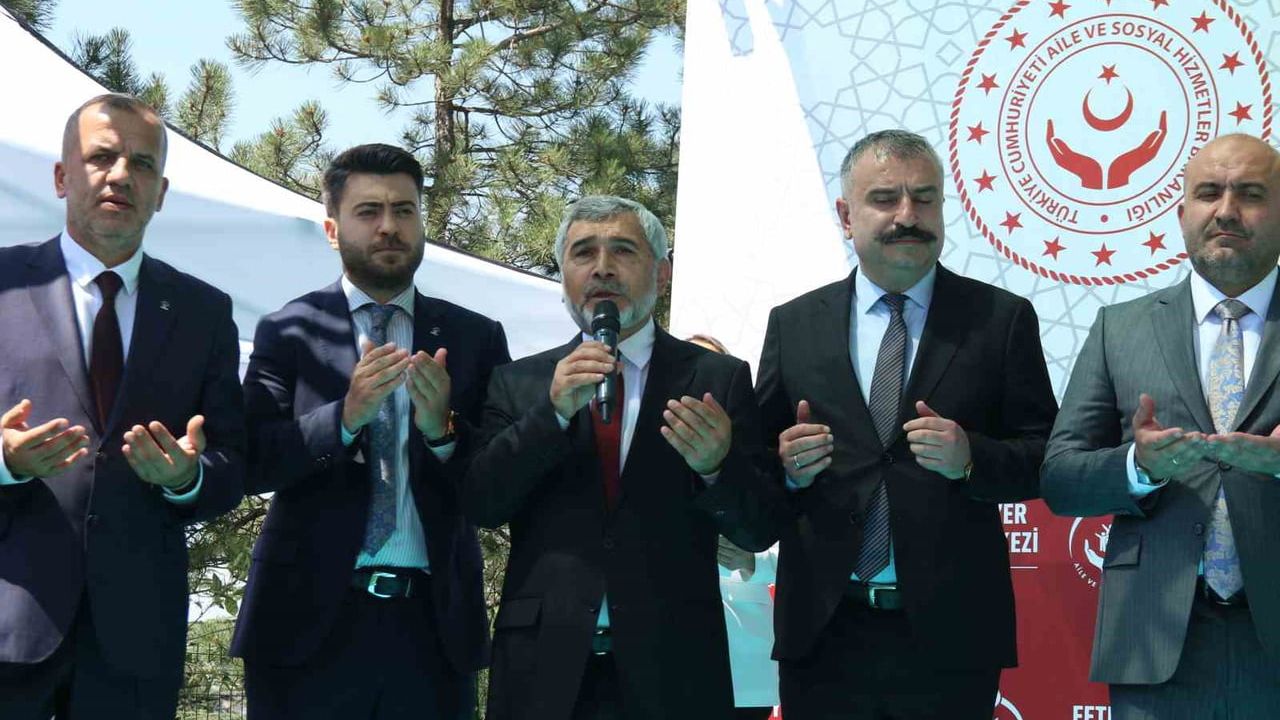 Fethi Yılmaz Sezer Aktif Yaşam Merkezi Eskişehir'de hizmete açıldı
