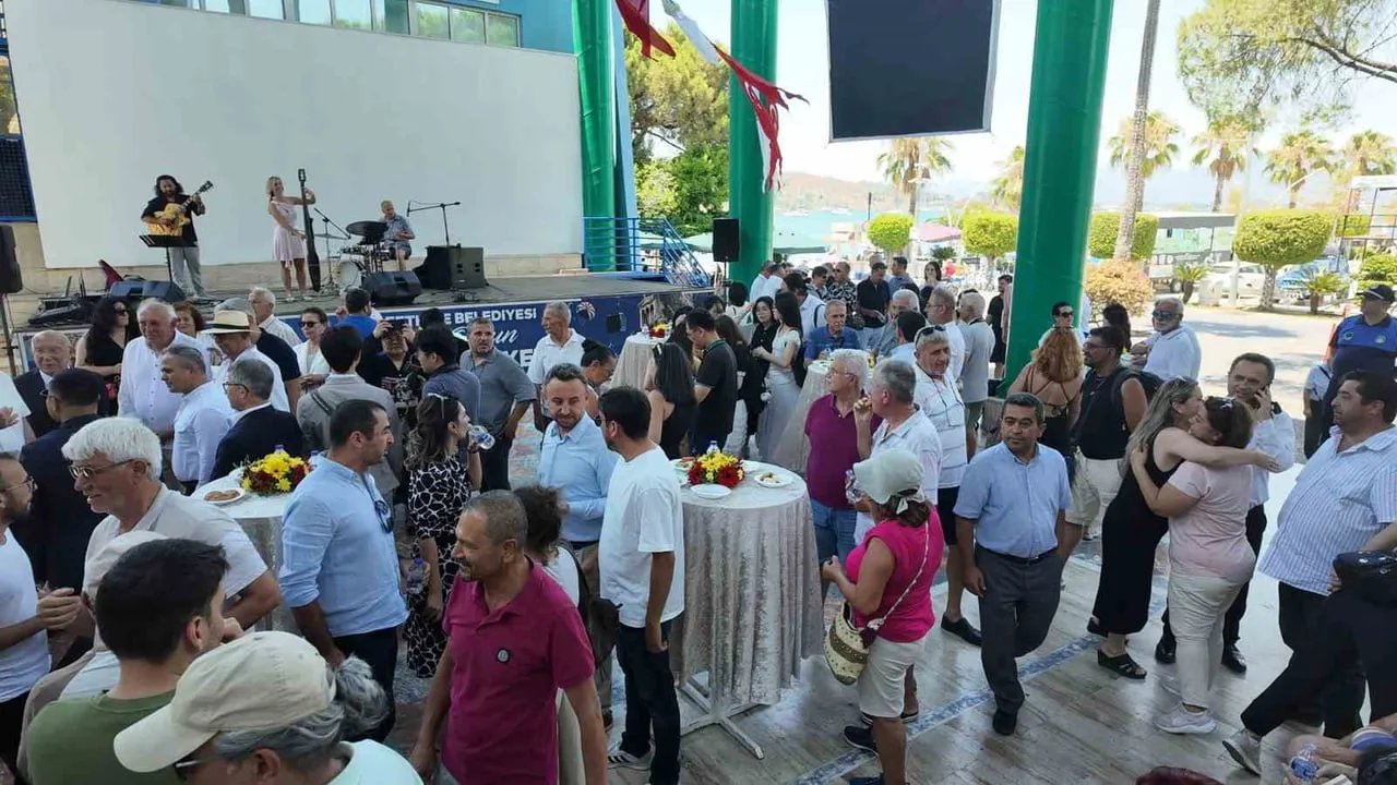 Fethiye'de 'Dağlar ve Denizler Yeşeriyor' sergisine yoğun ilgi