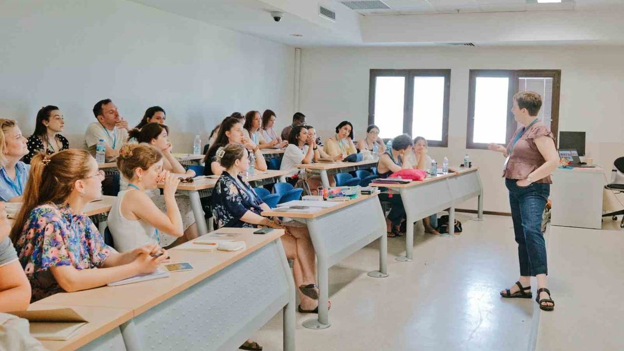 Fransızca eğitiminin kalbi İzmir'de attı
