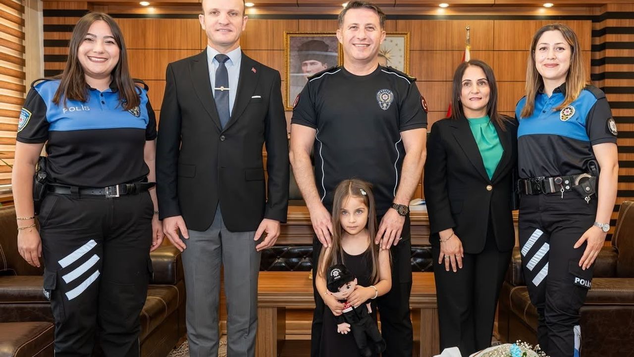 Gazi kızına yunus polis bebeği hediye edildi