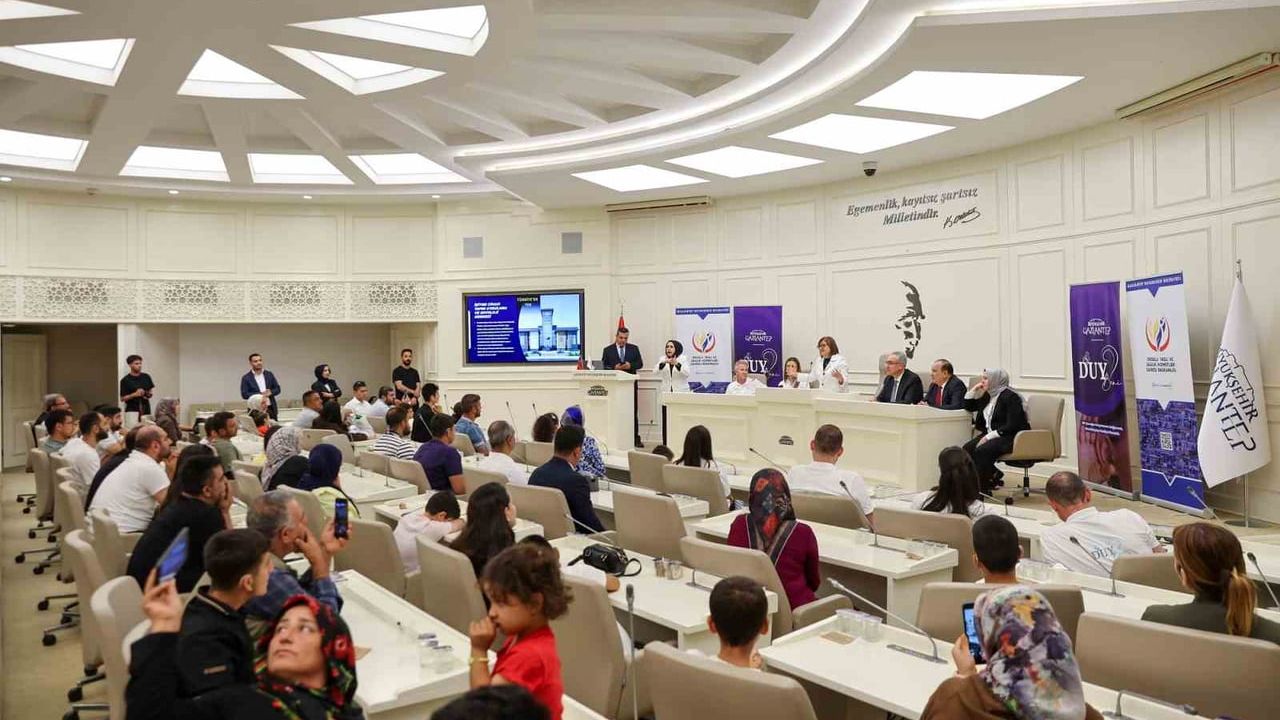 Gaziantep Büyükşehir’den deprem bölgesindeki işitme kayıplı çocuklara umut olan proje