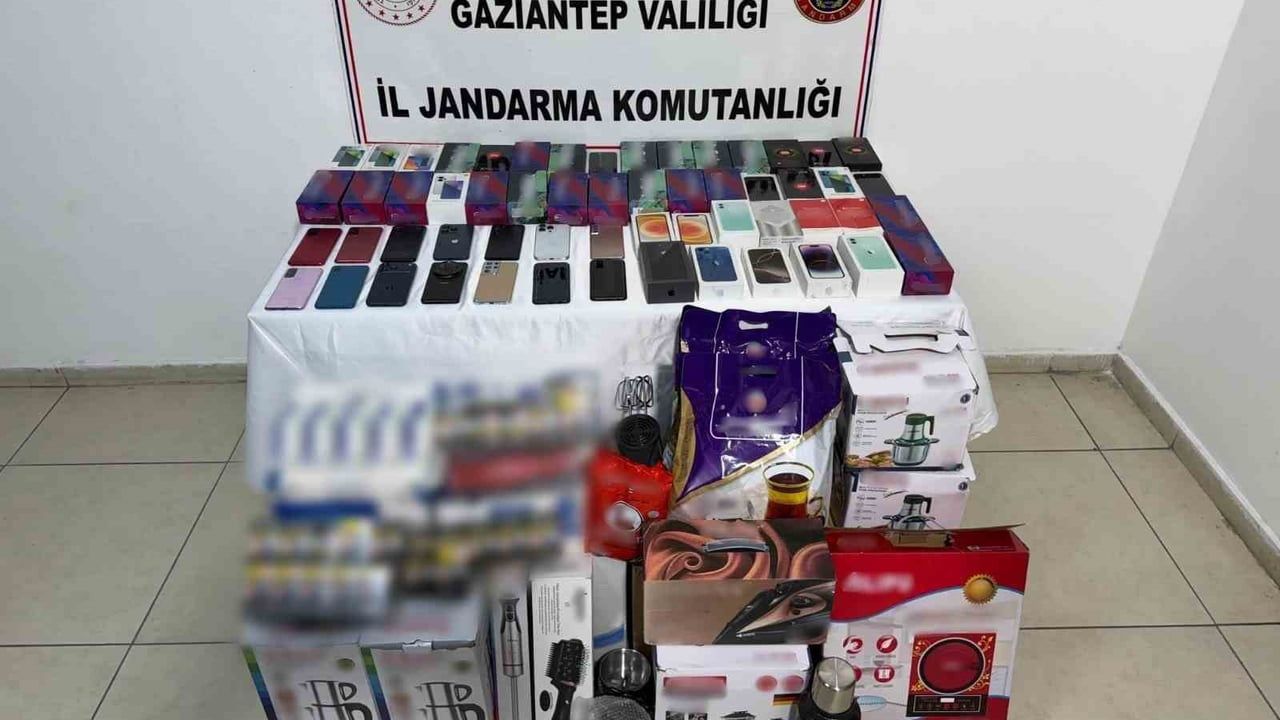 Gaziantep'te 2,8 milyon TL değerinde kaçak ürün ele geçirildi