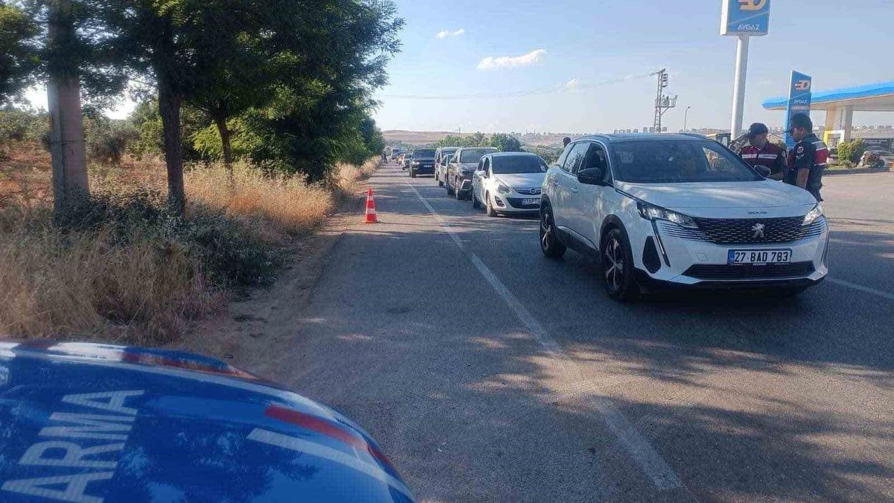 Gaziantep'te jandarmanın huzur-güven uygulamasında 43 aranan şahıs yakalandı