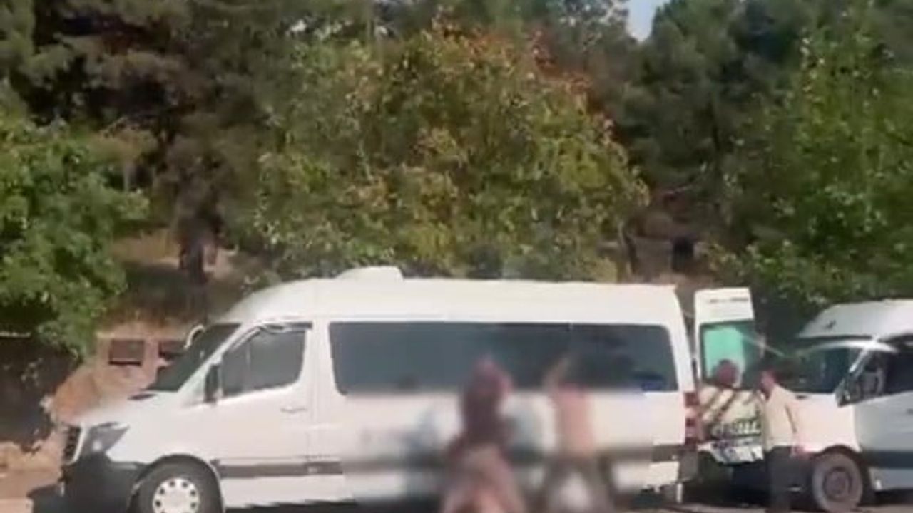 Gebze'de cadde ortasında demir sopalarla darp görüntülendi