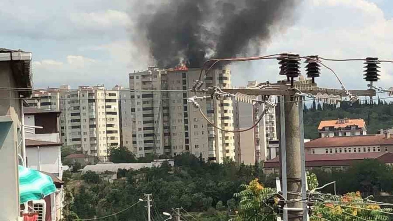 Gebze'de çatı yangını cep telefonu kayıtlarına yansıdı