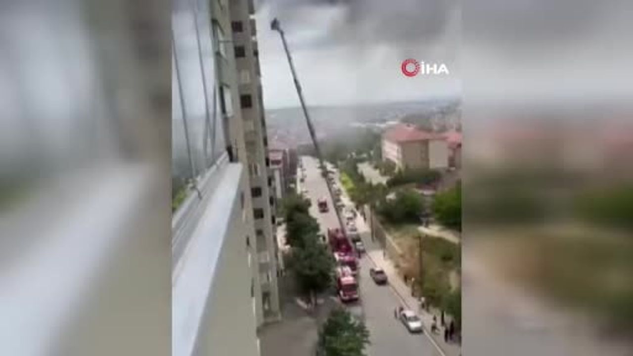 Gebze'de çatıyı saran alevler kısa sürede kontrol altına alındı