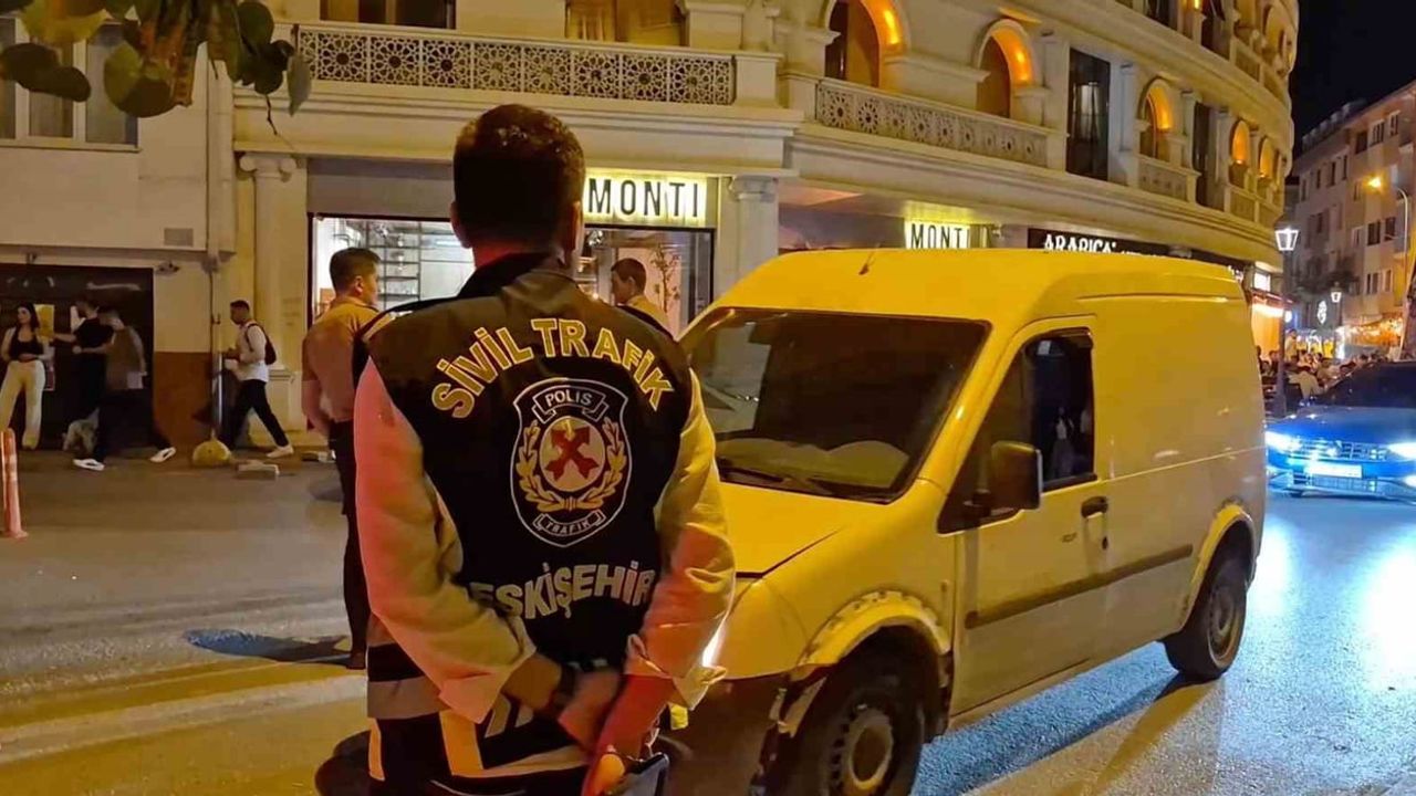 Gece farları kapalı ilerleyen sürücüye ceza