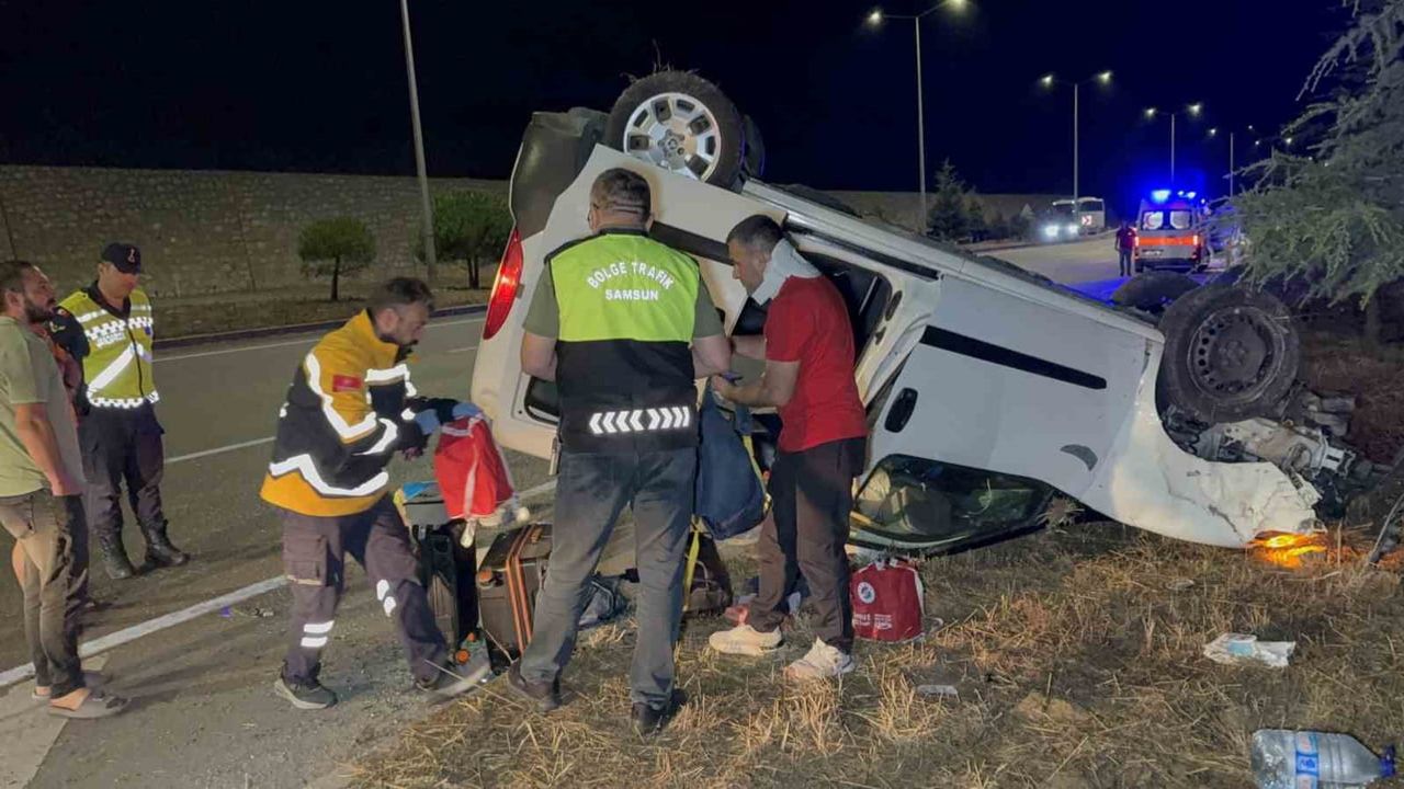 Gece yolculuğu kaza ile bitti: Kavak'ta 5 kişi yaralandı