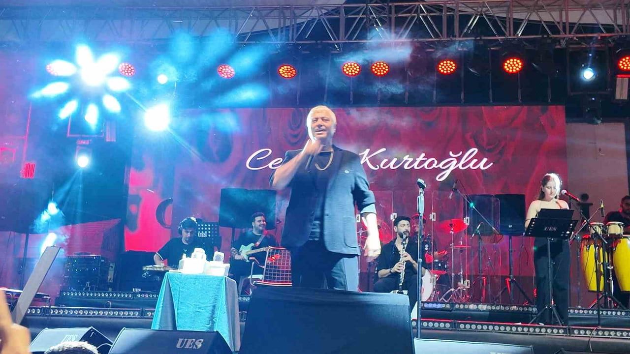 Gediz tarhana festivalinde Cengiz Kurtoğlu coşkusu