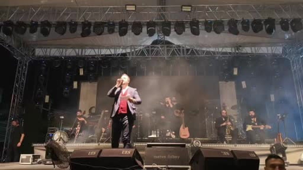 Gediz tarhana festivalinde müzik, tat ve dayanışma gecesi