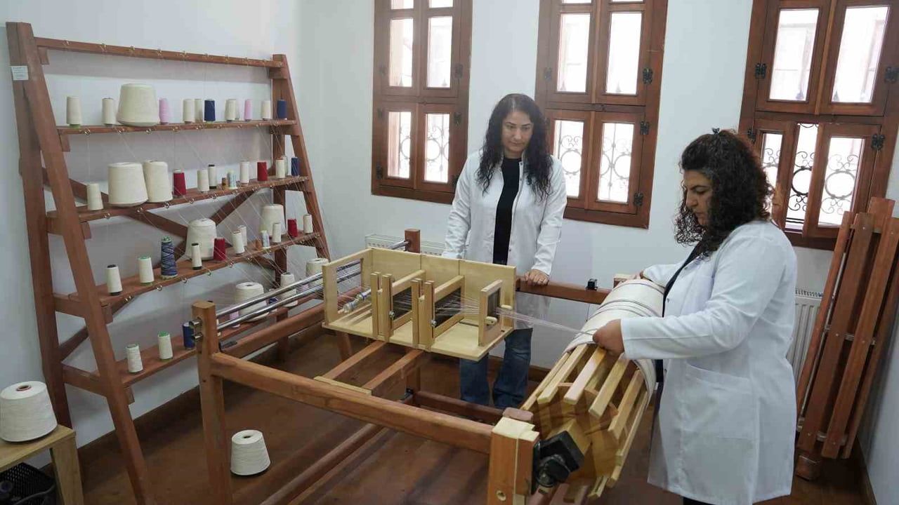Gelenek yeniden dokunuyor: Tokat'ın dive kumaşı kadınlarla canlandı