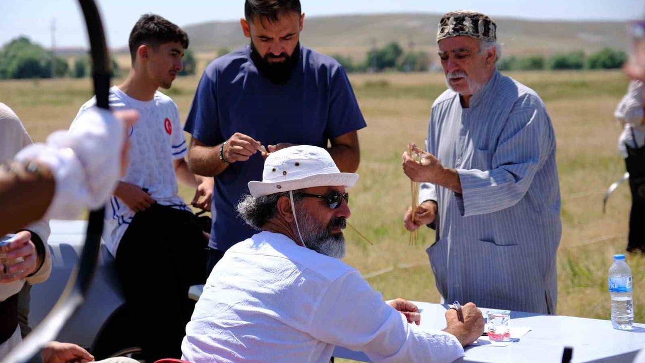 Geleneksel Türk okçuluğu toyu'nda 651 metreyle Türkiye rekoru