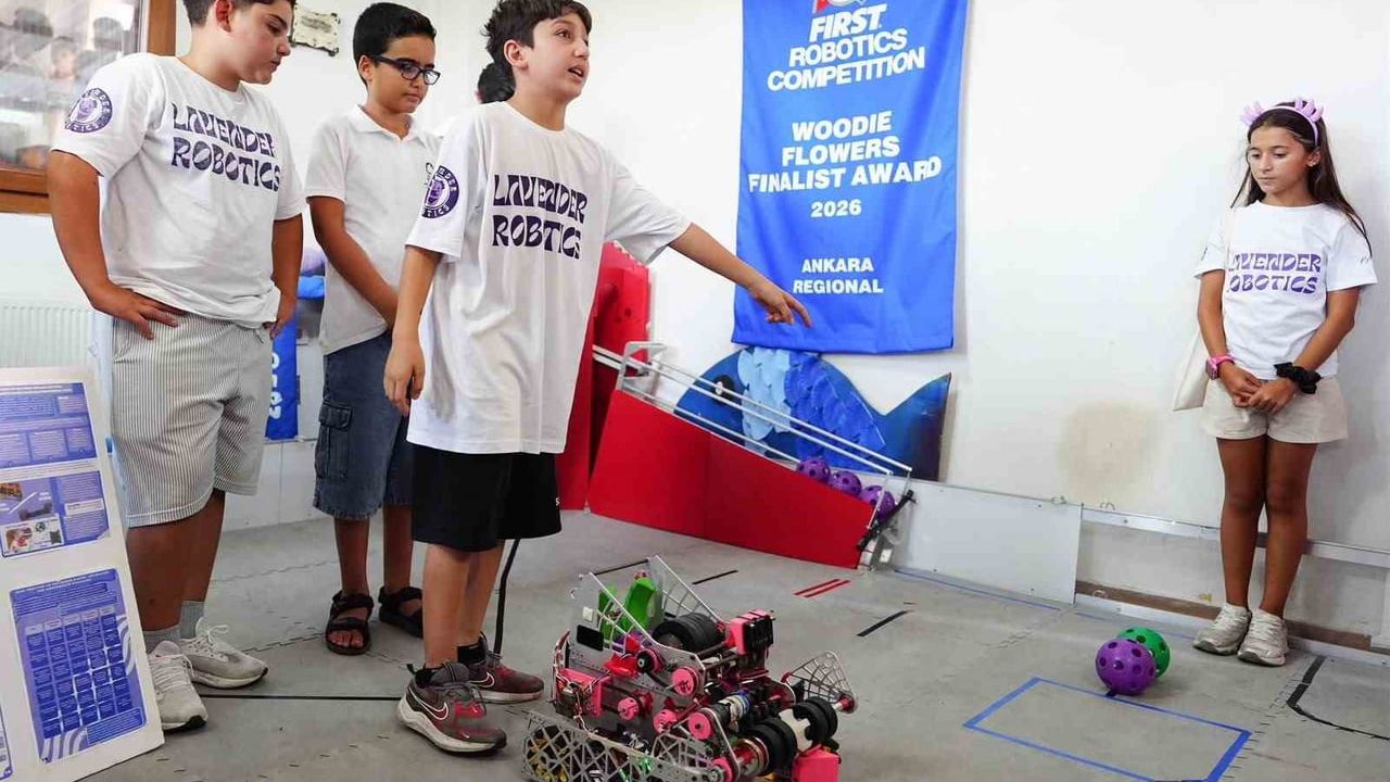 Genç mucitlerle buluşma: başkan Dutlulu Lavender Robotics atölyesini ziyaret etti