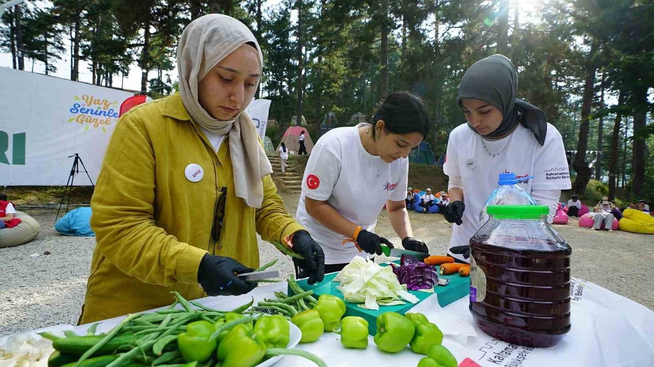 Gençler Çınargeçidi'nde kahramanmaraş mutfağını ve doğayı bir arada deneyimledi
