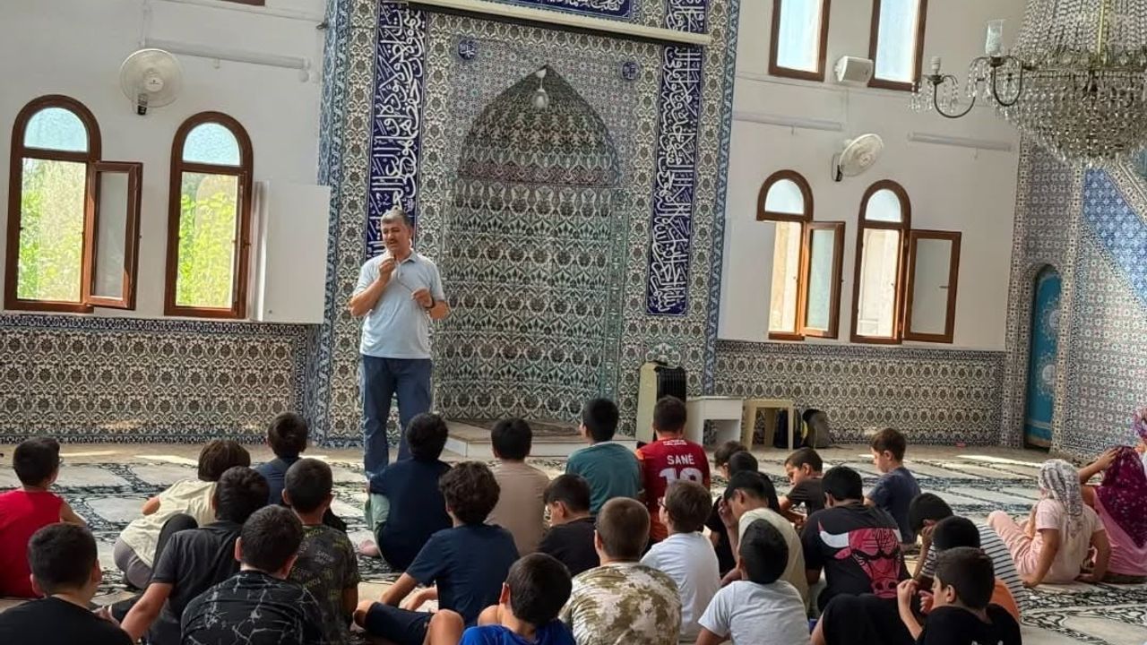 Gençlere sorumluluk ve saygı öğreten seminerler Söke’de devam ediyor