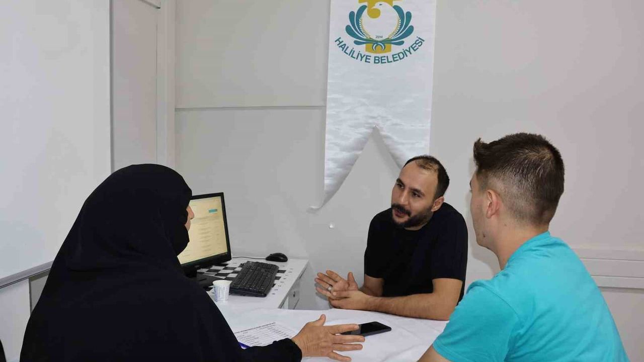 Gençlerin gelecek yolunu Haliliye Belediyesi birlikte çiziyor