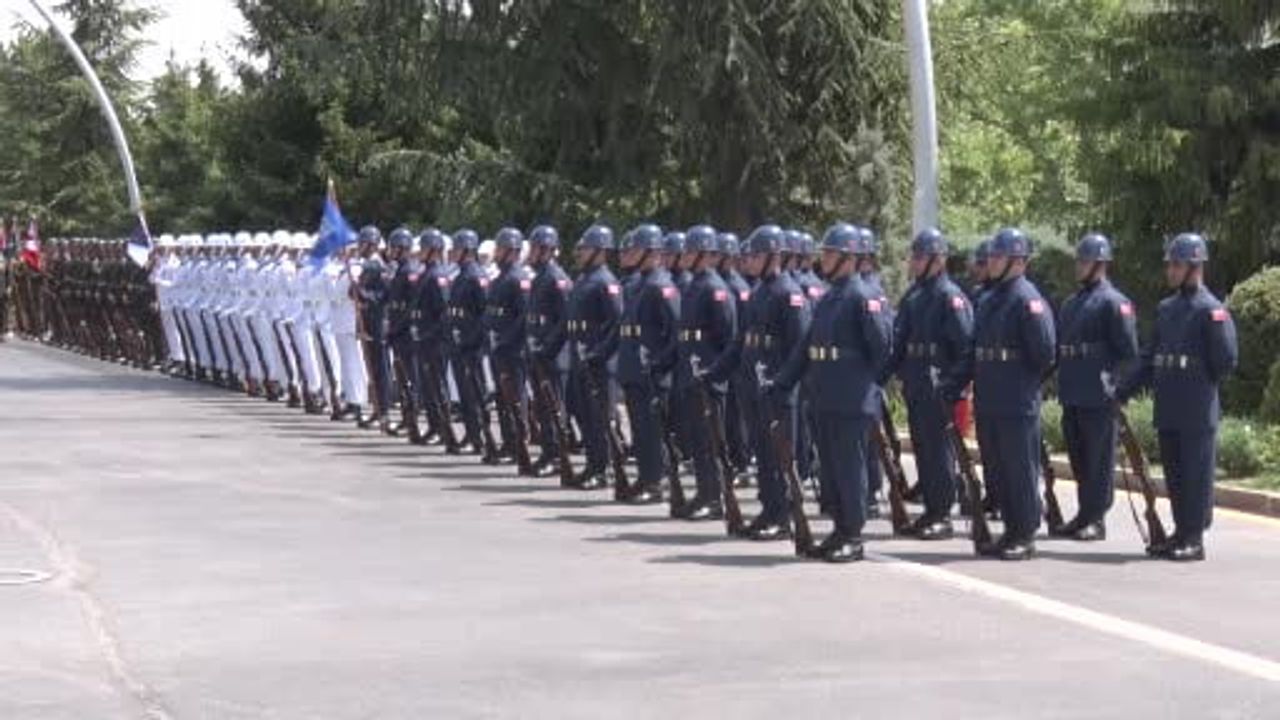 Genelkurmay başkanı Bayraktaroğlu, NATO zirvesi için gelen kanadalı mevkidaşı Carignan ile görüştü