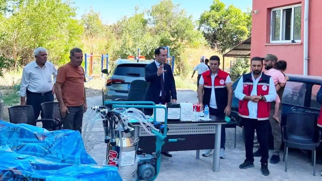 Gerger'de üreticilere yarı hibe ile süt sağım makinesi desteği