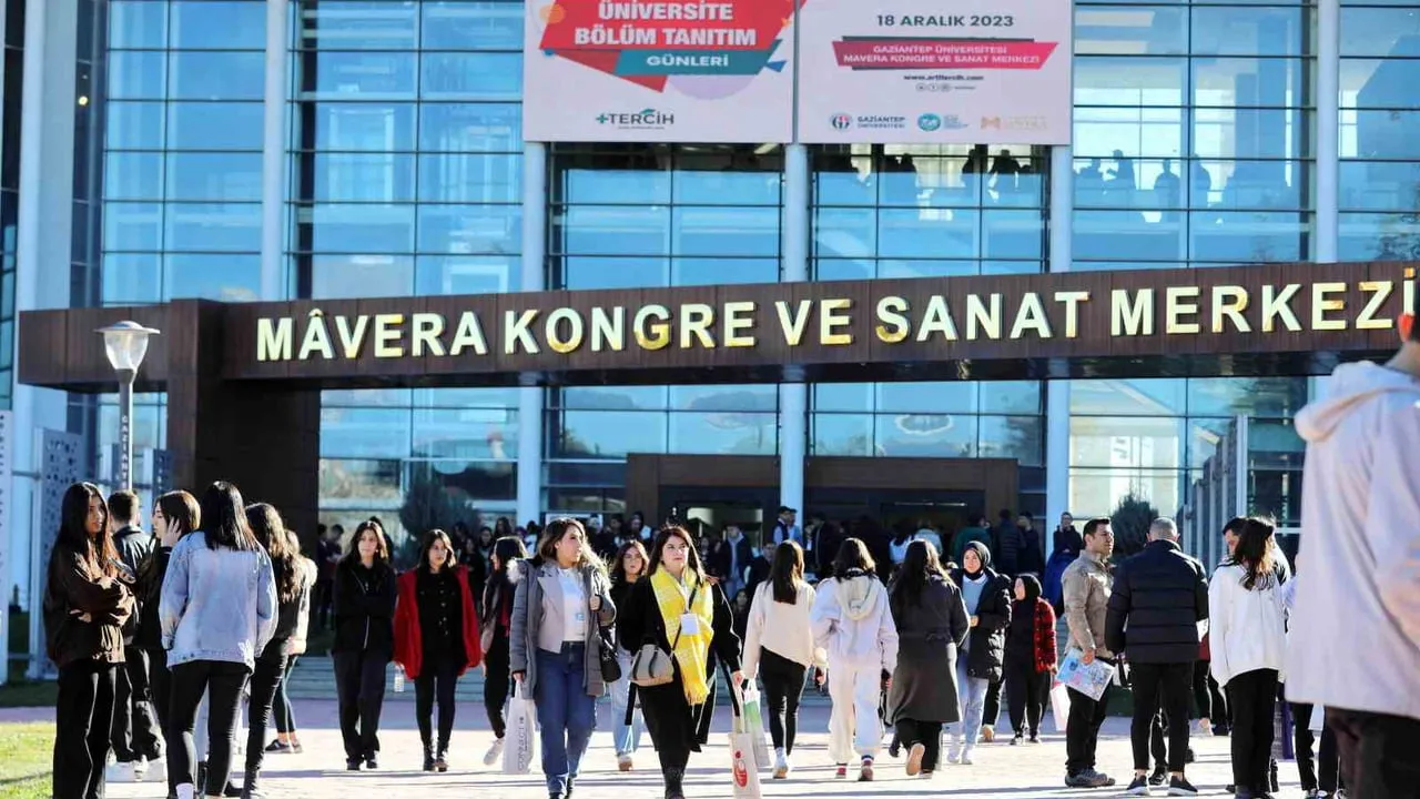 GİBTÜ tercih günlerinde aday öğrencilere rehberlik edecek