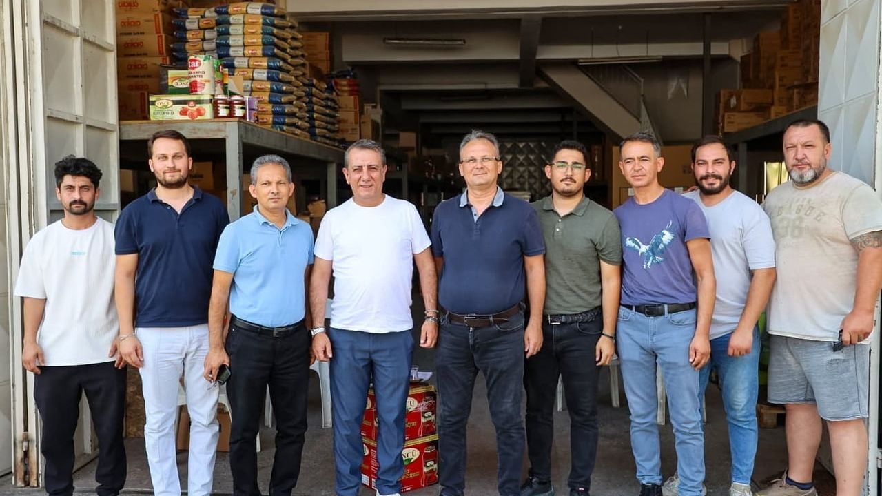 Gıda çarşısında esnafla buluşan başkan Anıl Yetişkin çözüm odaklı dinledi