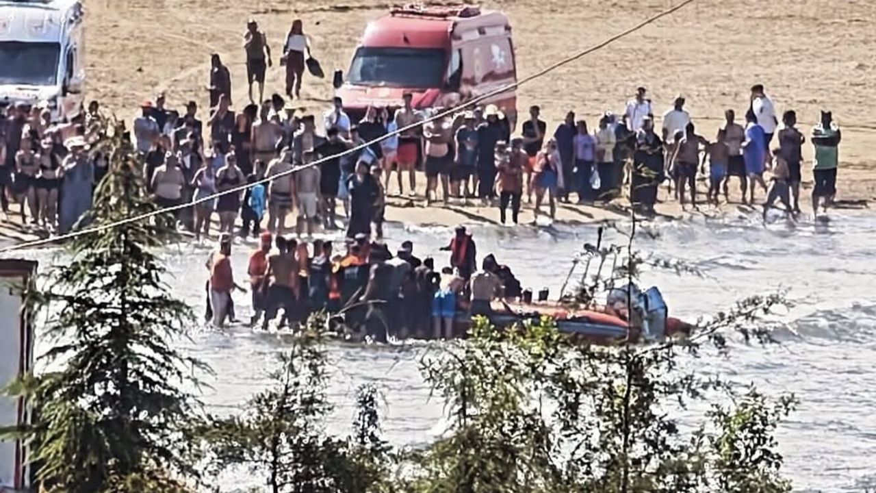 giresun'da çocukları kurtarmaya çalışan adam akıntıda yaşamını yitirdi