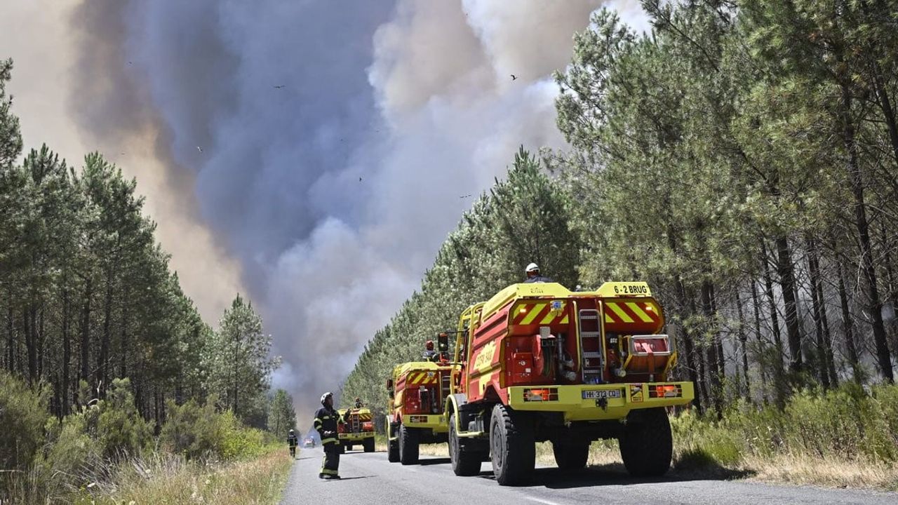 Gironde'de ateş hortumu kaydedildi: 2 bin 400 hektar kül oldu, 12 bin kişi tahliye edildi
