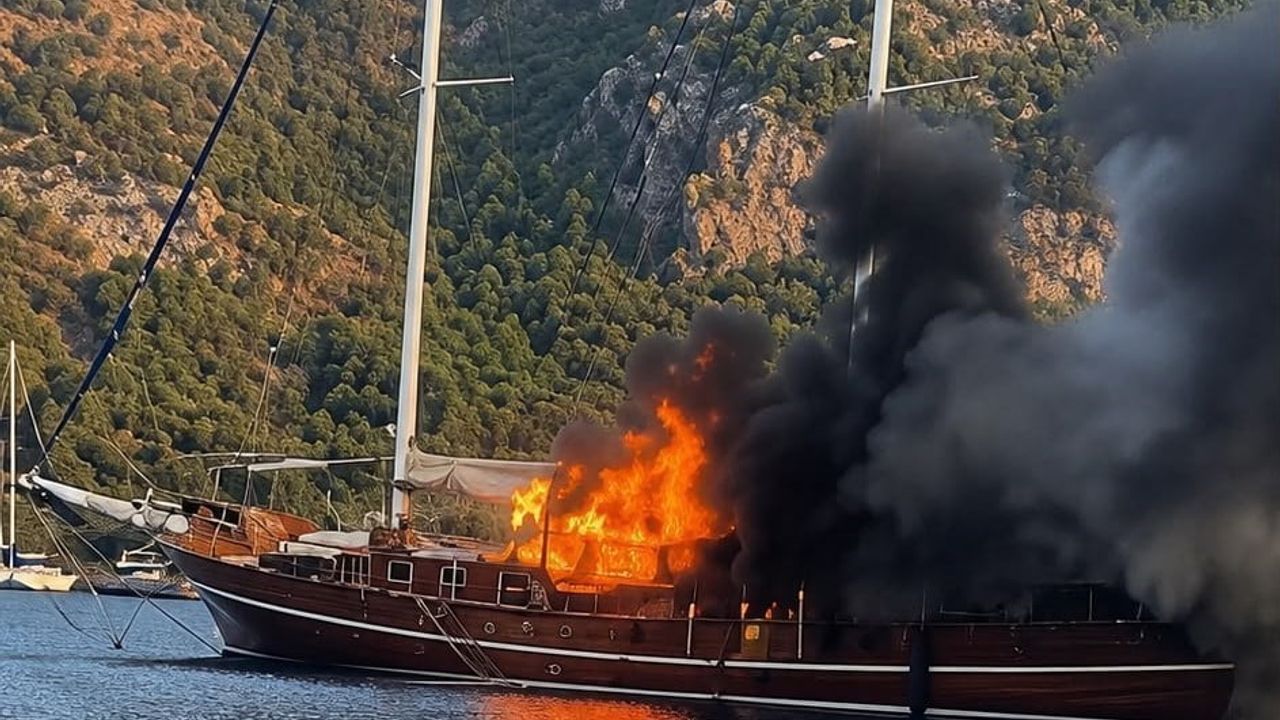 Göcek’te tekne yangını: Prenses Alize tamamen kullanılamaz hale geldi