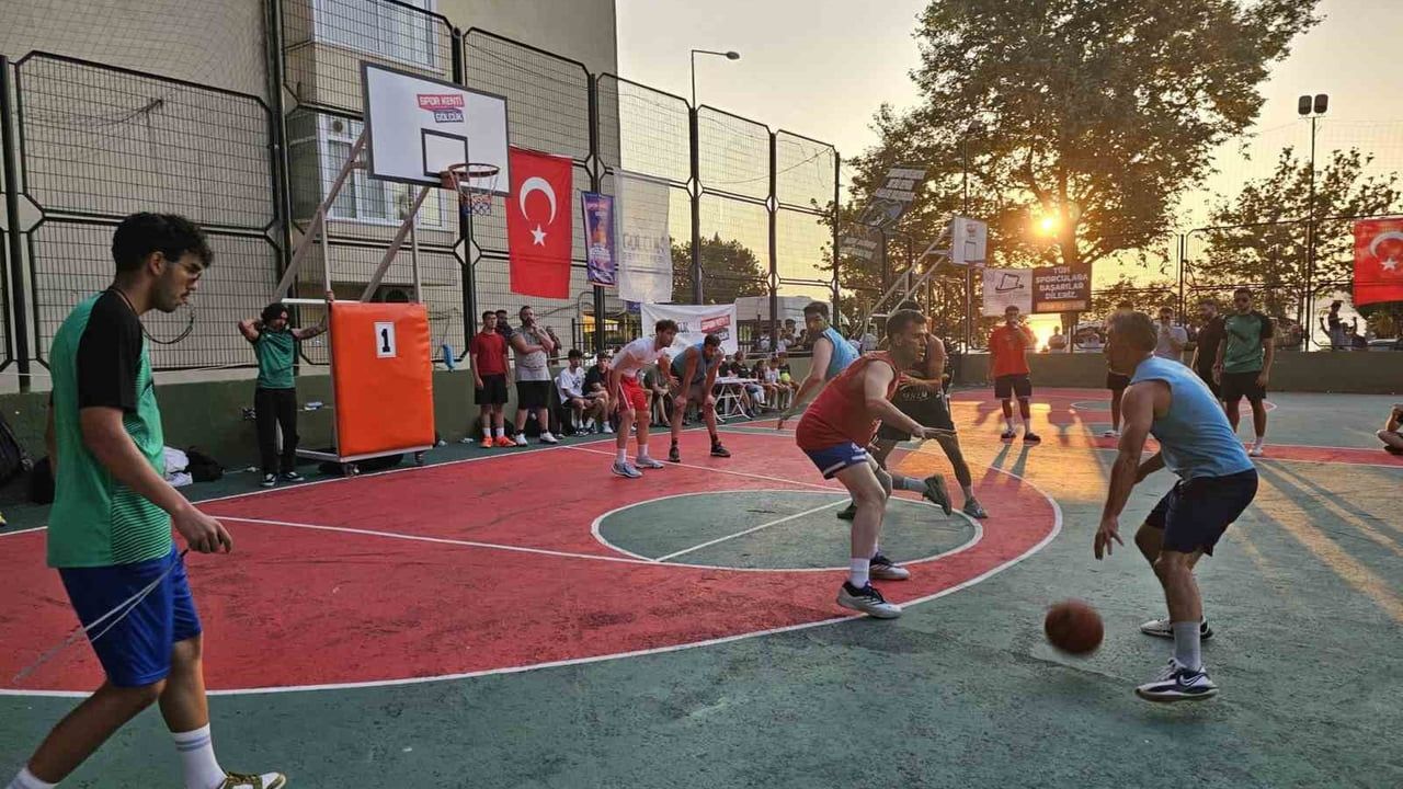 Gölcük'te sokak basketbolu turnuvası Değirmendere Sahili'nde 1-2 Ağustos'ta