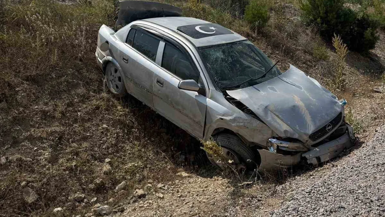 Gördes çevre yolunda takla atan araçta sürücü hafif yaralandı