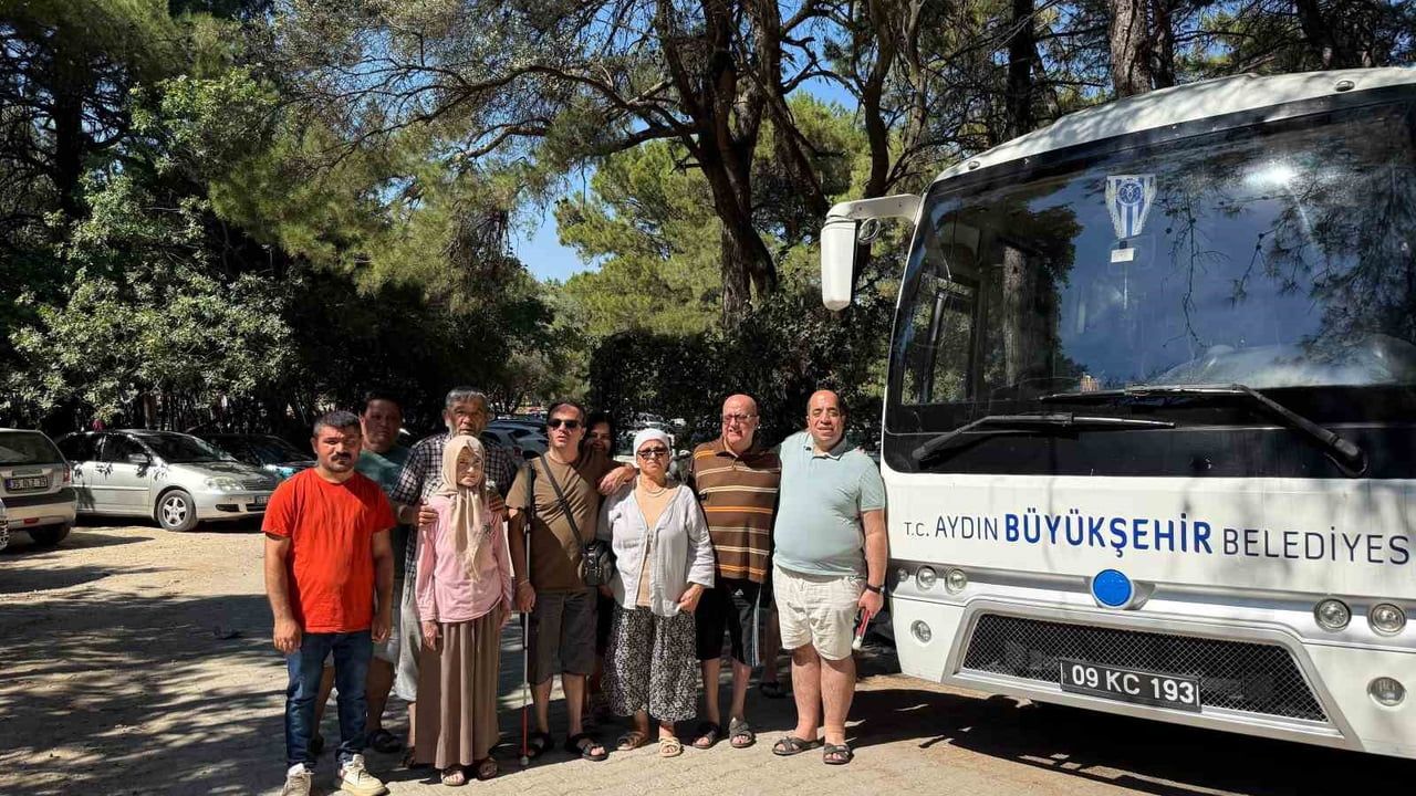 Görme engelliler Dilek Yarımadası Büyük Menderes Deltası Milli Parkı'nda doğayla buluştu