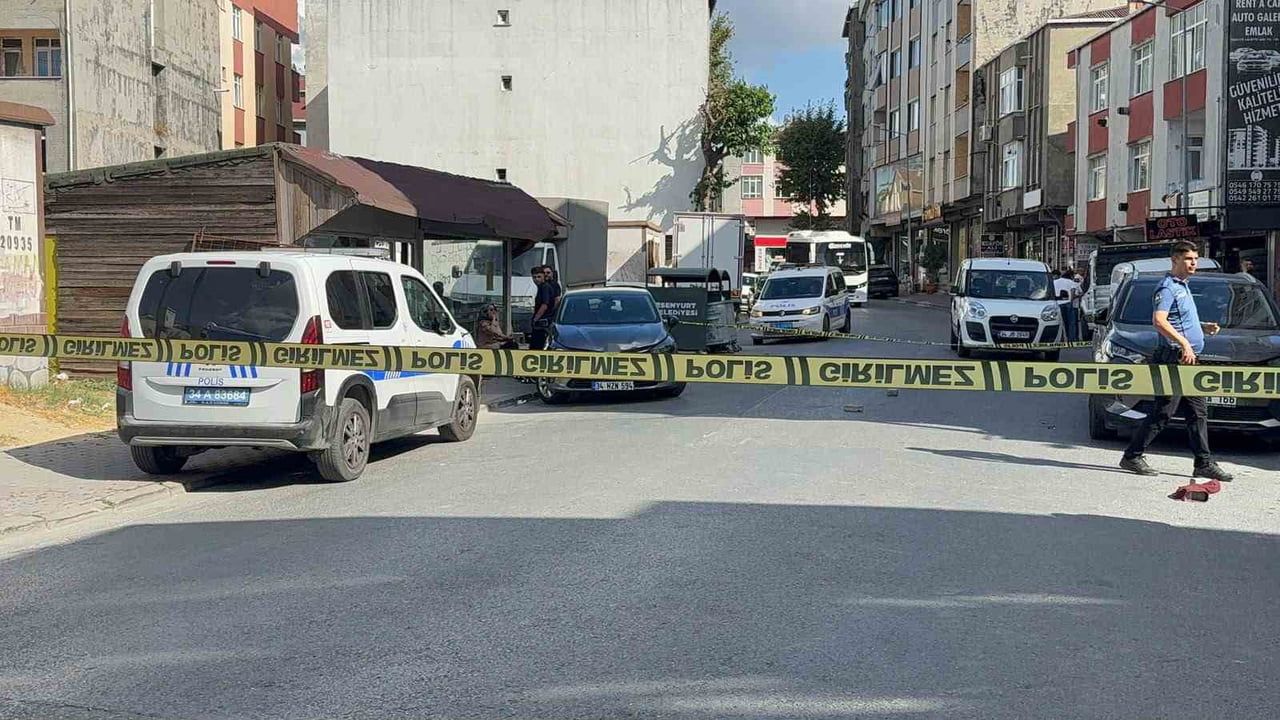 Gün ortasında pusu: Esenyurt'ta iki genç yaralandı