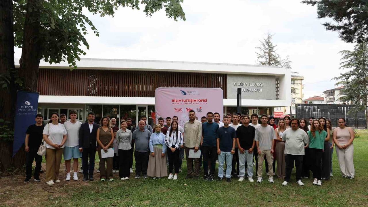 Güneş enerjisiyle temiz yarınlar Bilim Kafe'de konuşuldu
