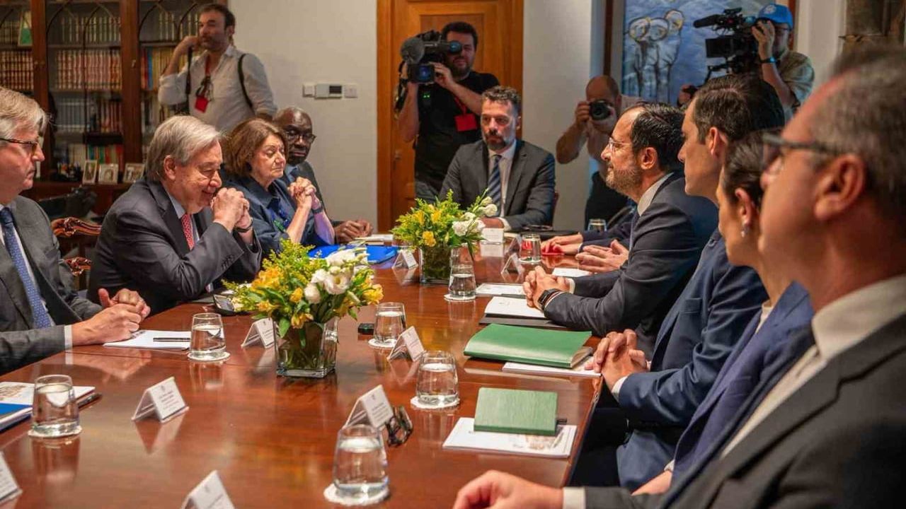 Guterres Kıbrıs'ta üçlü görüşme öncesi çözüm vurgusu yapıyor