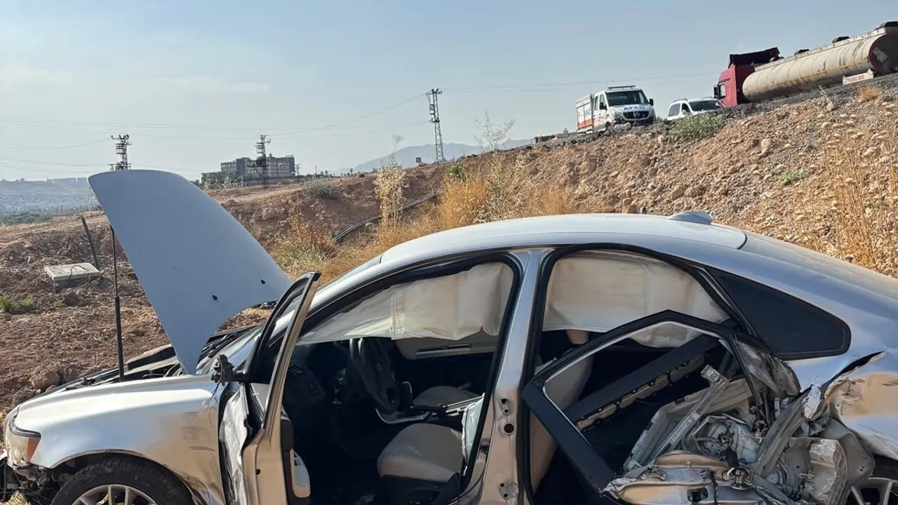 Güzeller rampasında iki otomobil çarpıştı: iki kişi yaralandı