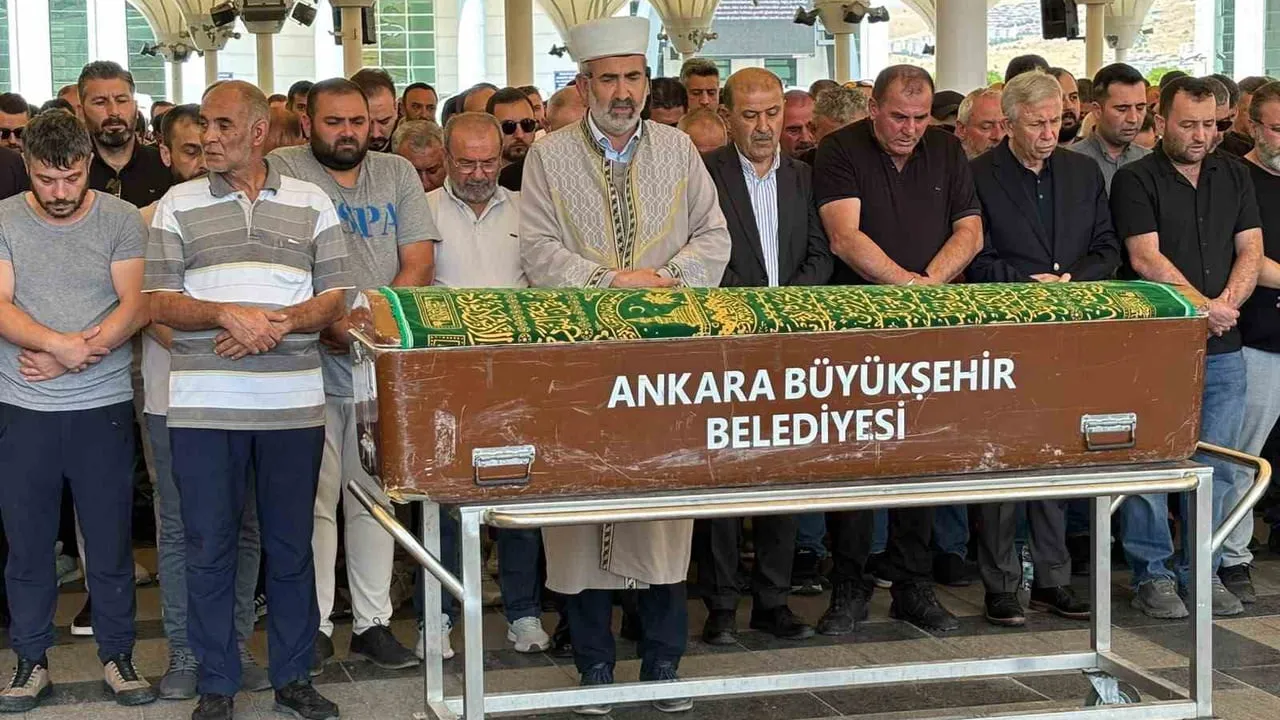 Hafriyat kamyonu kazasında vefat eden işçi son yolculuğuna uğurlandı